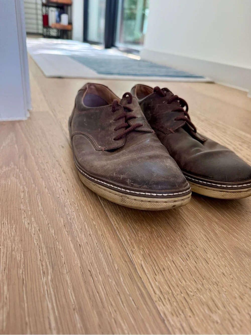 Johnston & Murphy McGuffey Plain-Toe Oxford in Brown Leather with Cream Sole